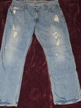 American Eagle Outfitters Light Wash Distressed Men’s Jeans